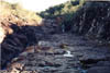 Cauce fluvial excavado en la roca. Cuenca del A Lunarejo.